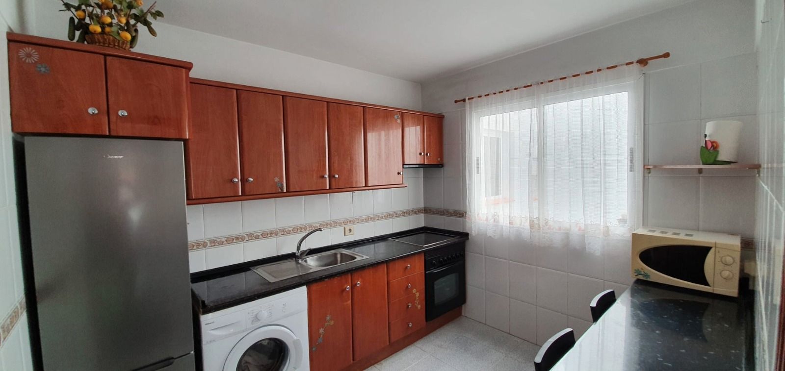 Cuina de Casa adosada en venda en Arico amb Terrassa i Balcó