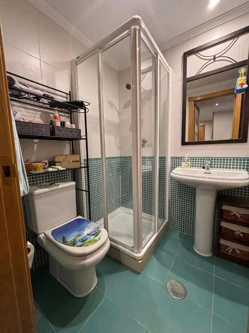 Baño de Piso en venta en Oviedo  con Calefacción, Parquet y Trastero