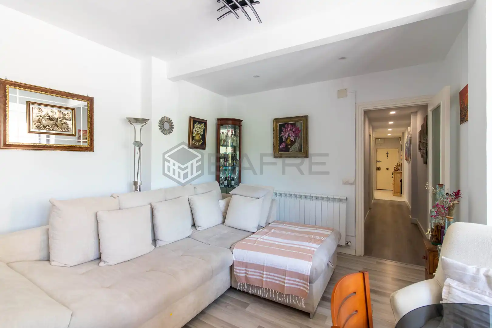 Vista exterior de Piso en venta en Madrid con Calefacción