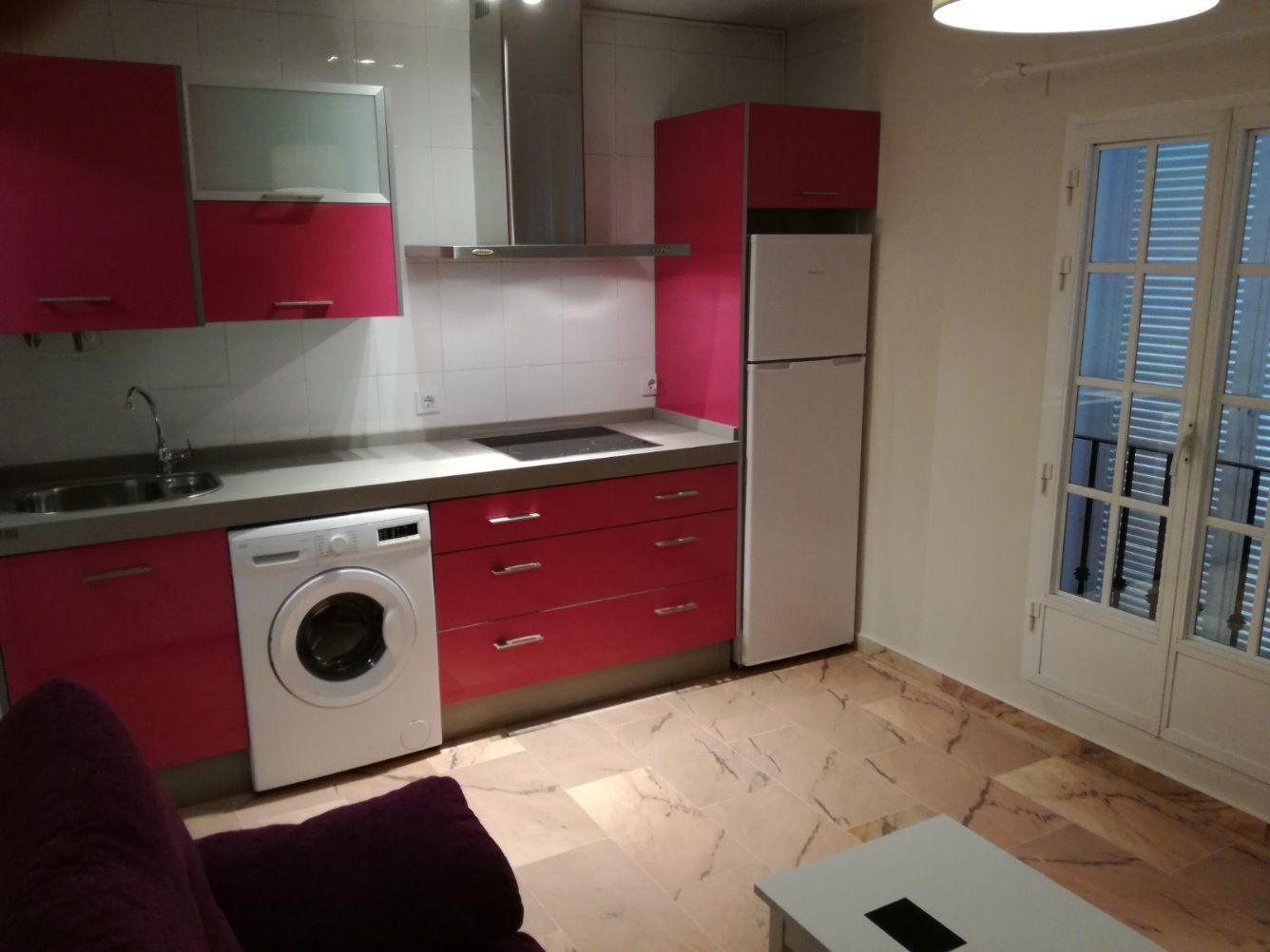Cuina de Apartament de lloguer en Algeciras amb Aire condicionat i Moblat