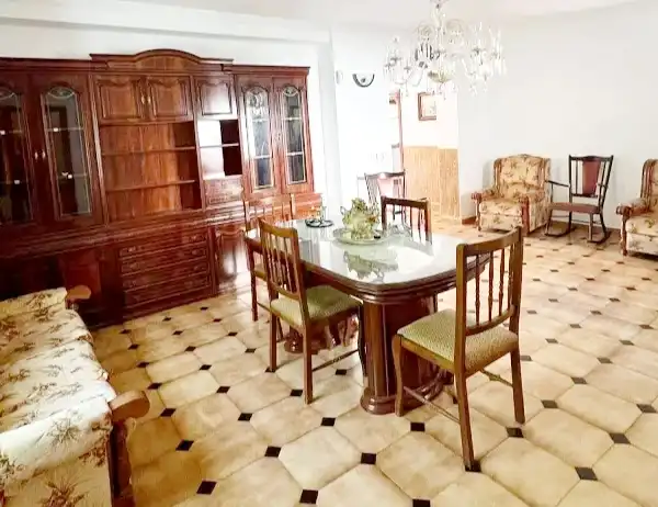 Menjador de Casa o xalet en venda en Vélez-Málaga amb Aire condicionat, Jardí privat i Terrassa