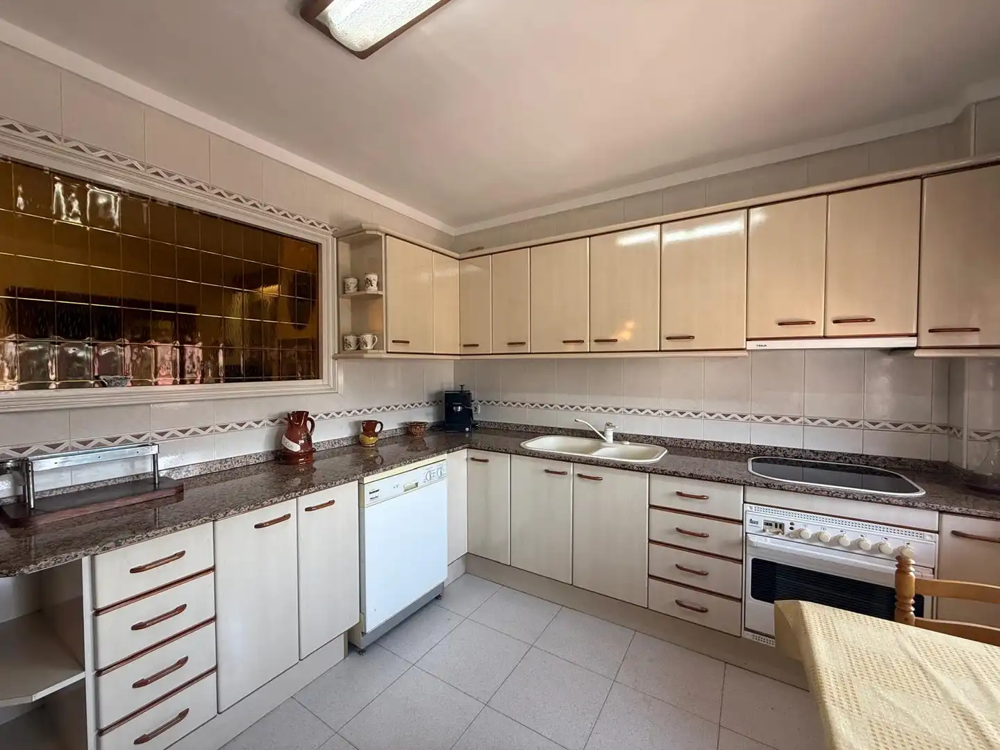 Cocina de Piso en venta en Olesa de Montserrat con Calefacción, Terraza y Horno
