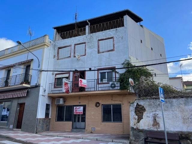 Exterior view of Building for sale in Zorita