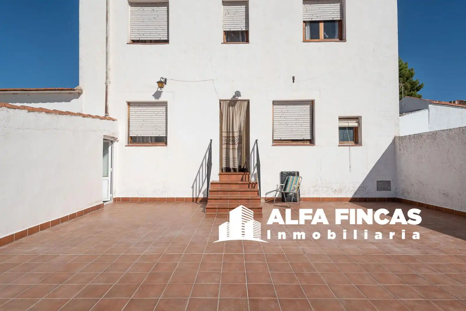 Vista exterior de Casa o xalet en venda en Tresjuncos amb Jardí privat, Terrassa i Traster