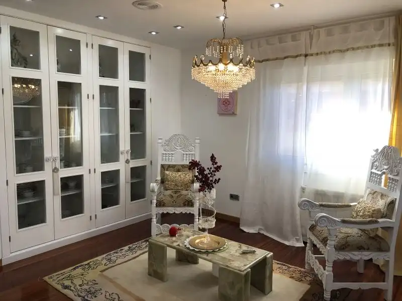 Sala d'estar de Casa o xalet en venda en Santiago de Compostela  amb Aire condicionat, Calefacció i Terrassa