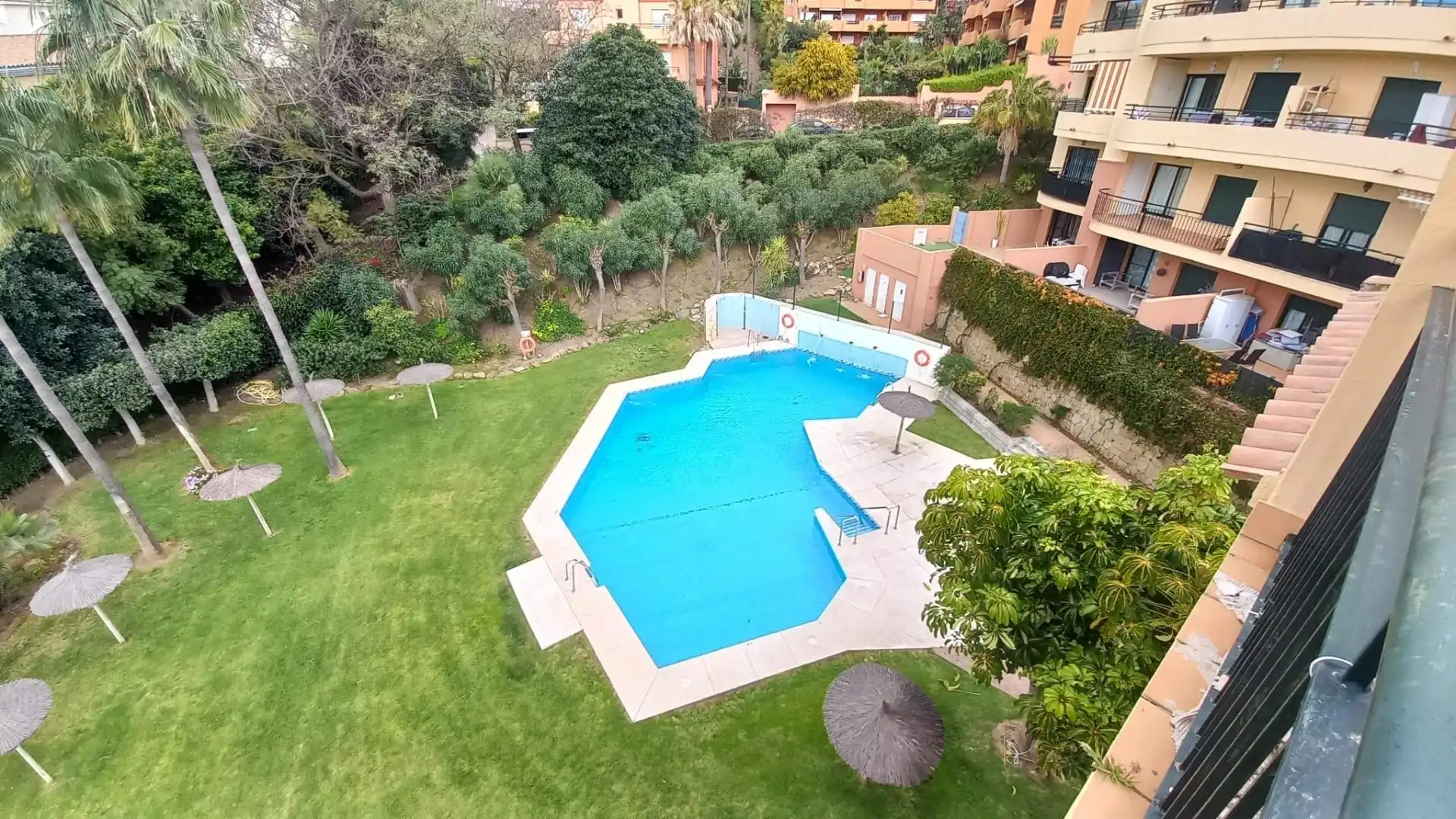 Piscina de Àtic de lloguer en Mijas amb Terrassa, Traster i Moblat