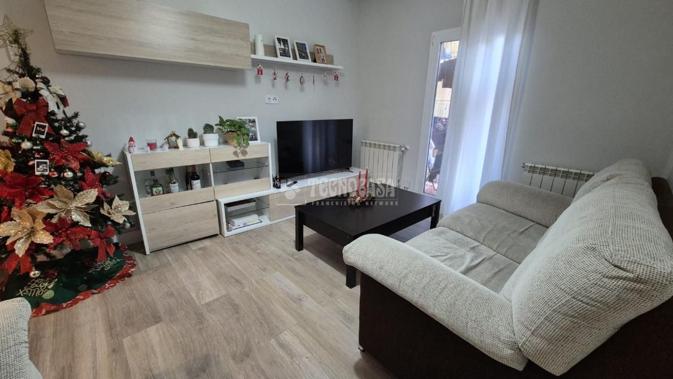 Living room of Flat for sale in  Madrid Capital