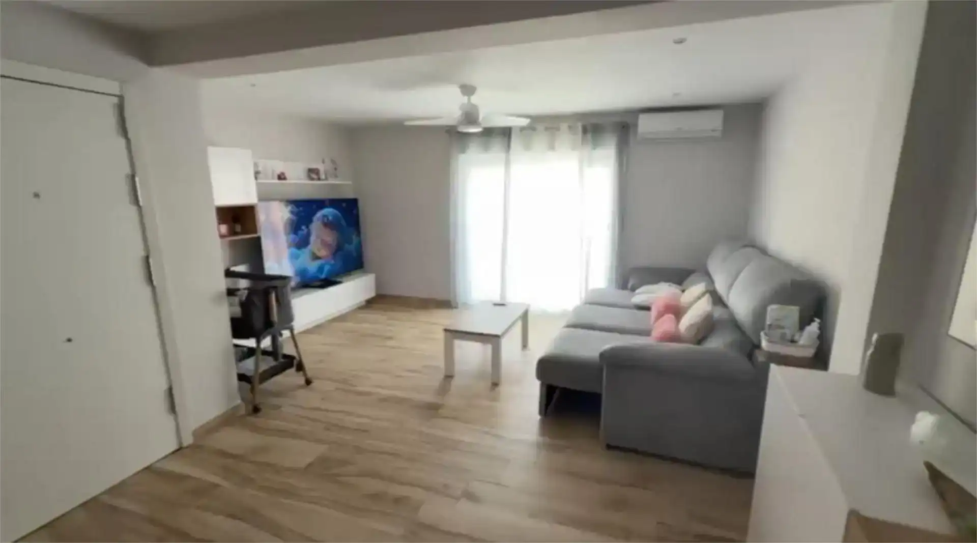 Living room of Flat for sale in Elda  with Air Conditioner and Balcony