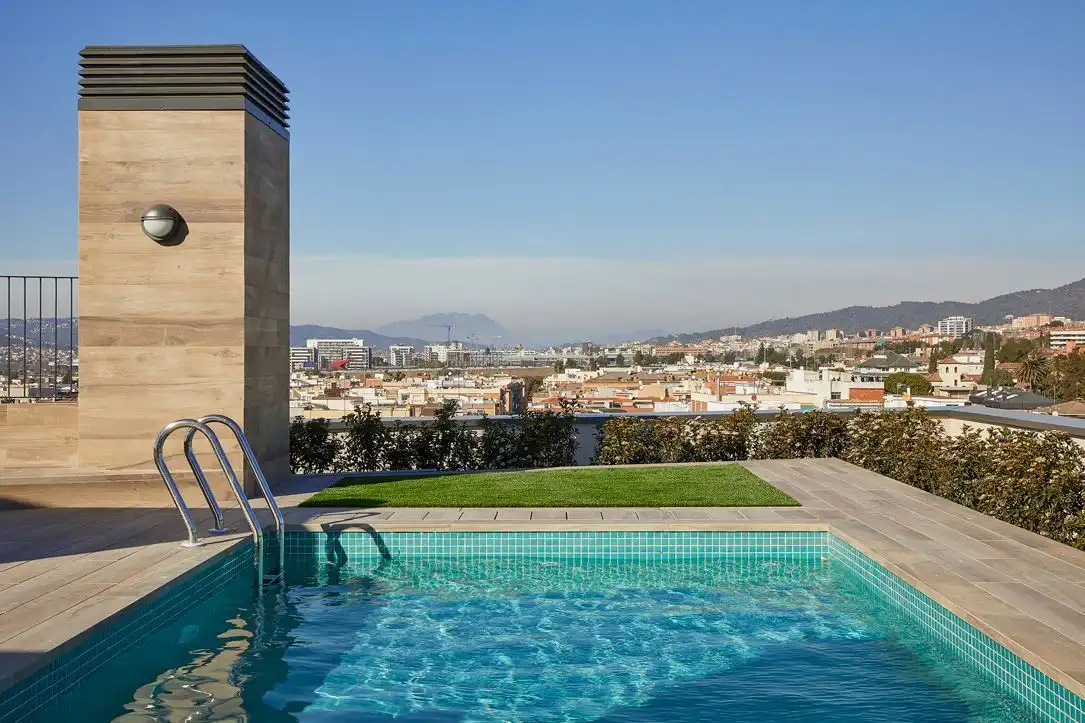 Schwimmbecken von Wohnung zur Miete in Sant Joan Despí mit Klimaanlage, Heizung und Privatgarten