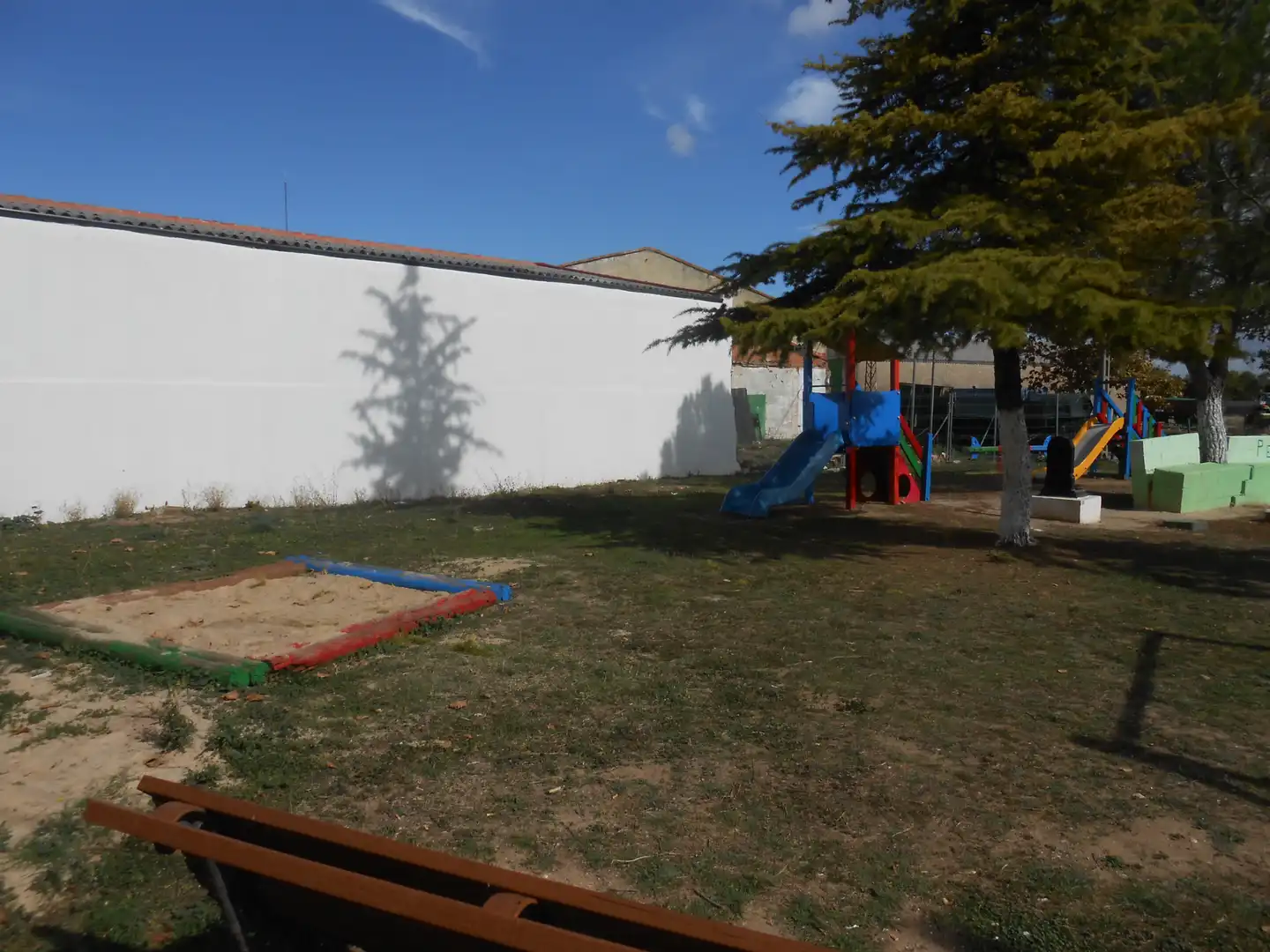 Jardí de Pis en venda en Trijueque amb Calefacció, Parquet i Moblat