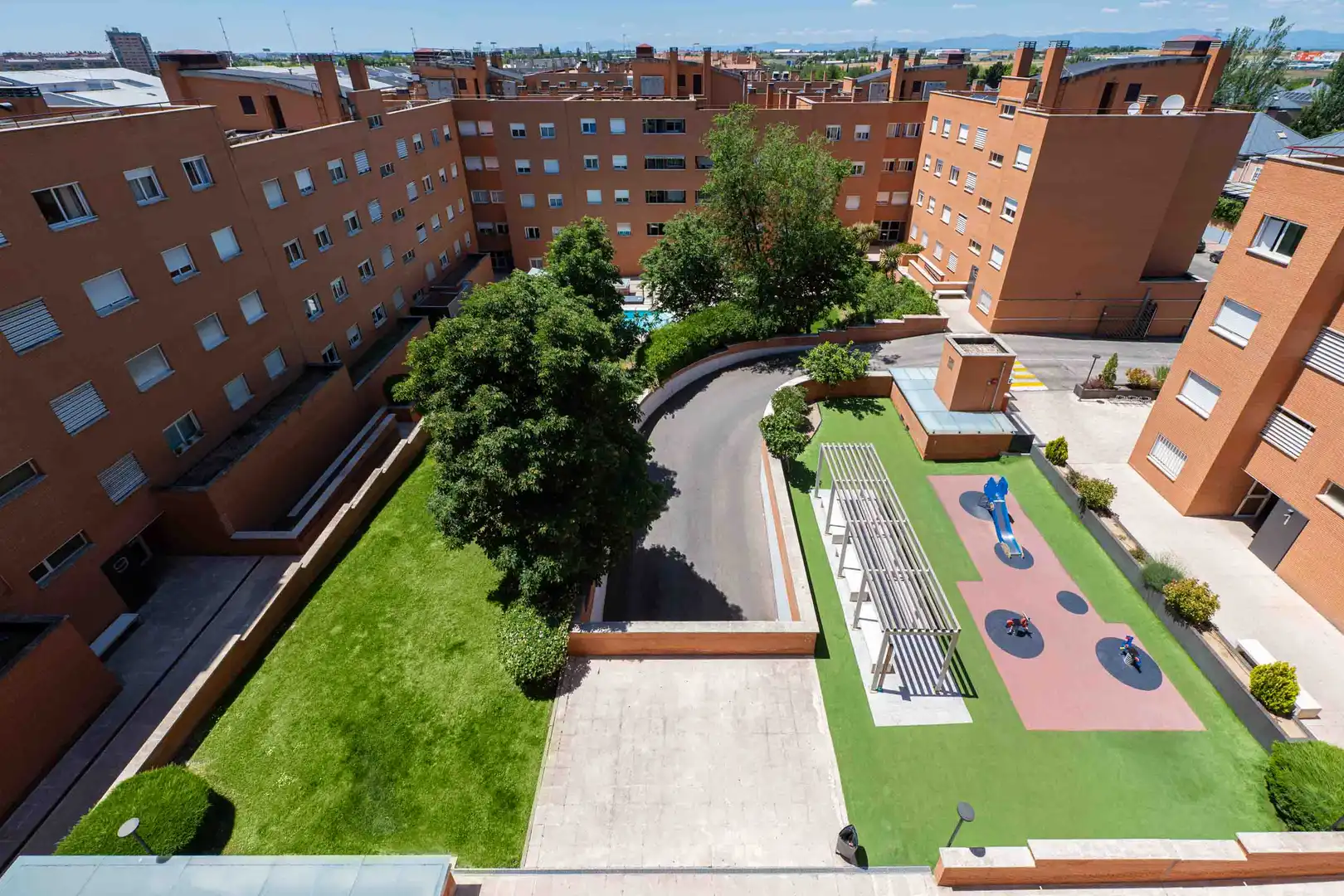 Vista exterior de Piso en venta en Alcorcón con Aire acondicionado, Terraza y Trastero
