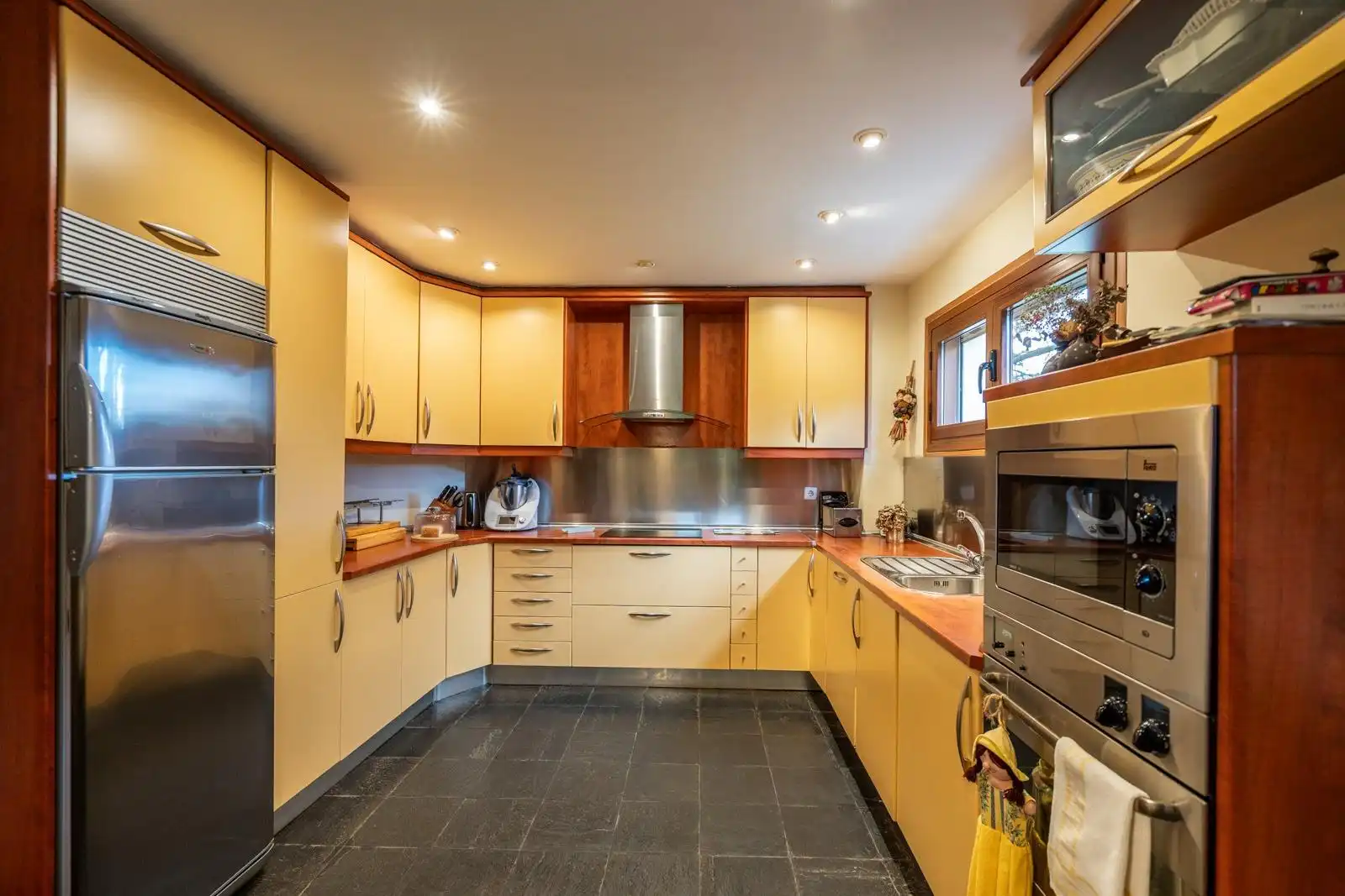 Cocina de Casa o chalet en venta en El Espinar con Calefacción, Jardín privado y Terraza