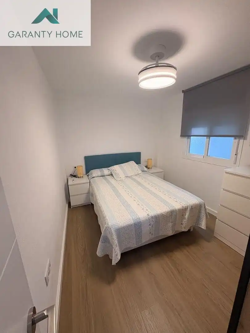 Dormitori de Casa o xalet de lloguer en Málaga amb Aire condicionat, Terrassa i Moblat