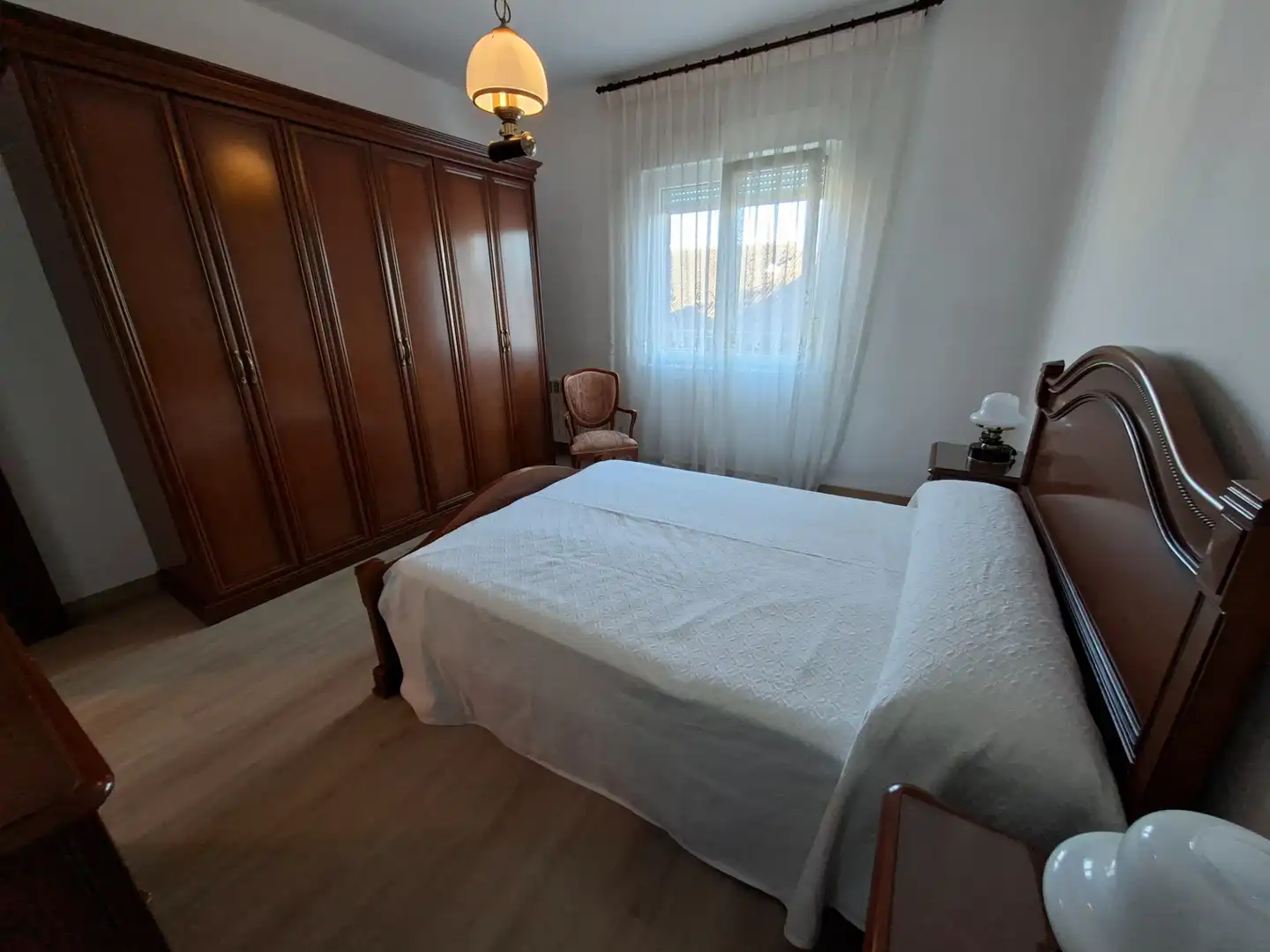 Habitación de Piso en venta en Pravia con Calefacción, Trastero y Amueblado
