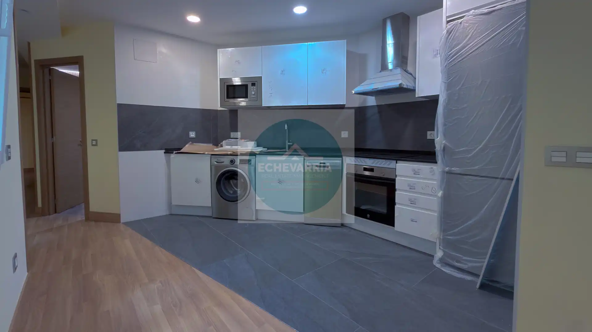 Kitchen of Flat for rent in Madrid  with Air Conditioner, Heating and Terrace