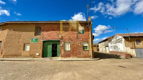 Foto 4 de Casa o xalet en venda a Calle del Truébano, Matadeón de los Oteros, León