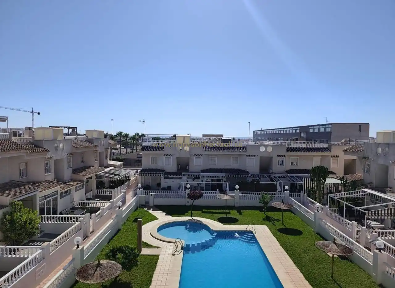 Apartament en venda a Zona Carrefour - Urbanizaciones