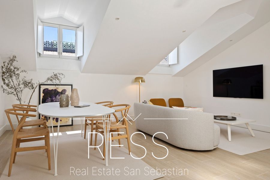 Living room of Flat for sale in Donostia - San Sebastián   with Heating, Furnished and Oven