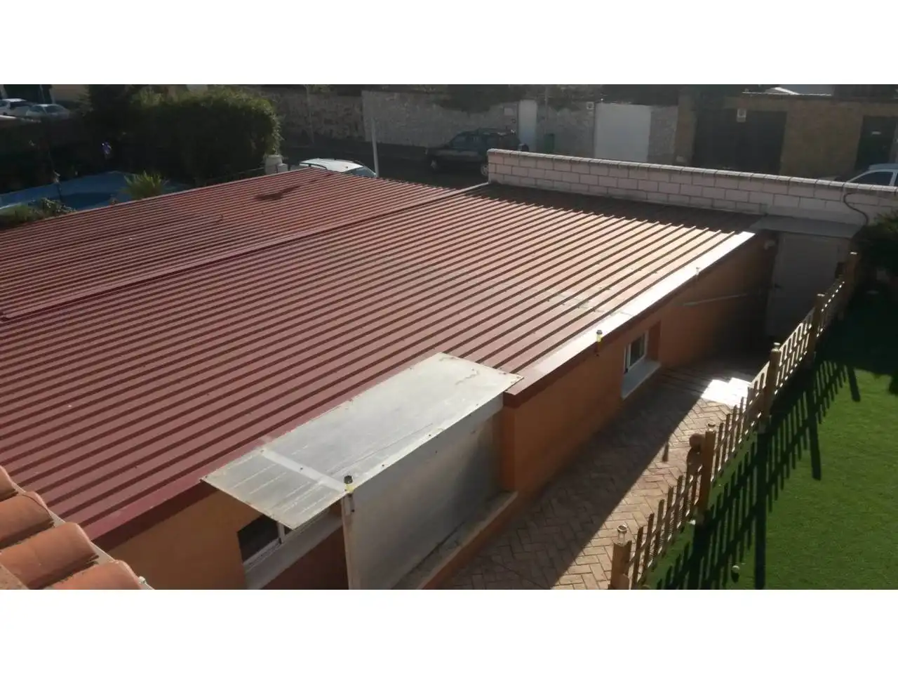 Vista exterior de Casa adosada en venta en Carretera de Sevilla - Los Montitos