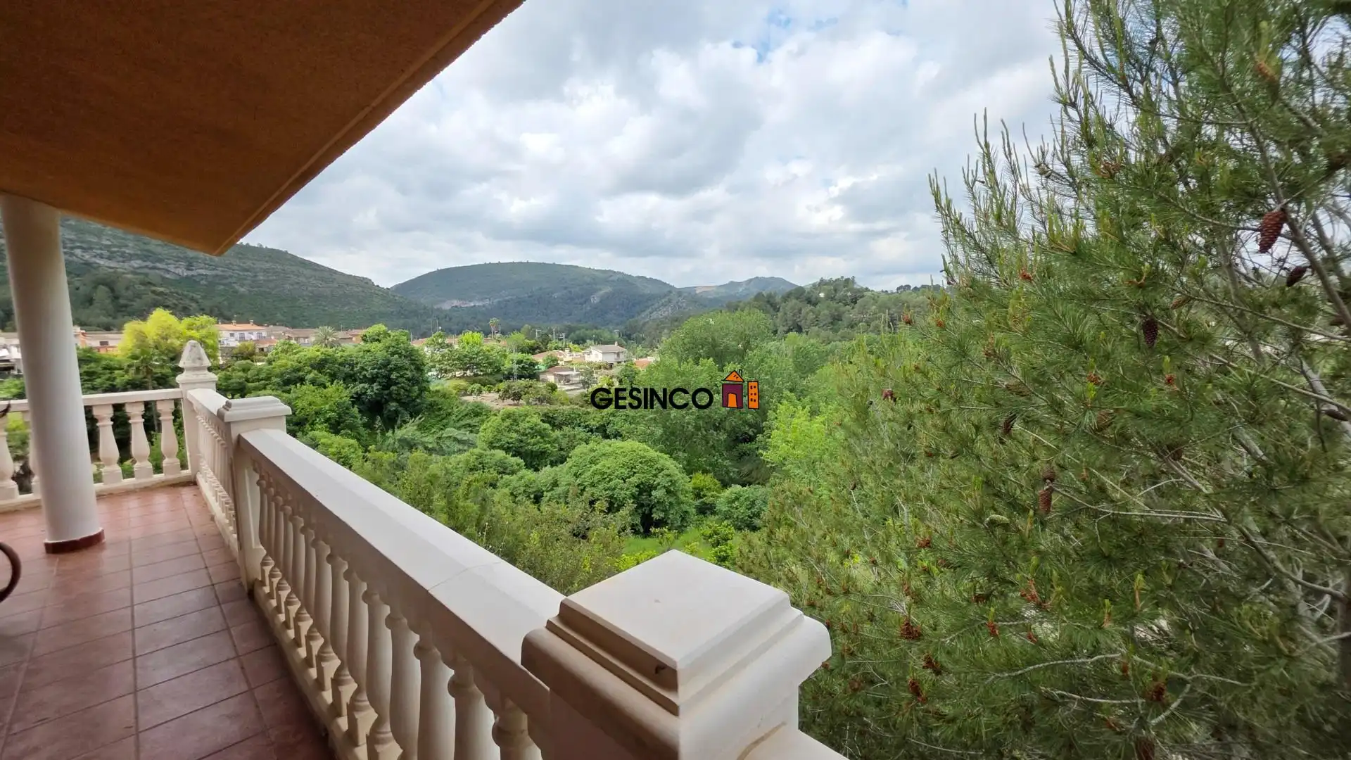 Vista exterior de Casa o chalet en venta en El Genovés con Aire acondicionado, Terraza y Trastero
