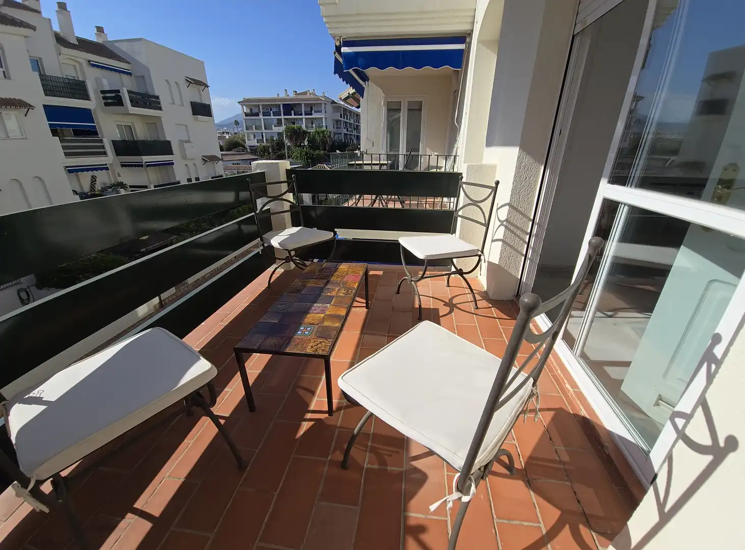 Terrasse von Dachboden zur Miete in Marbella mit Klimaanlage, Terrasse und Möbliert