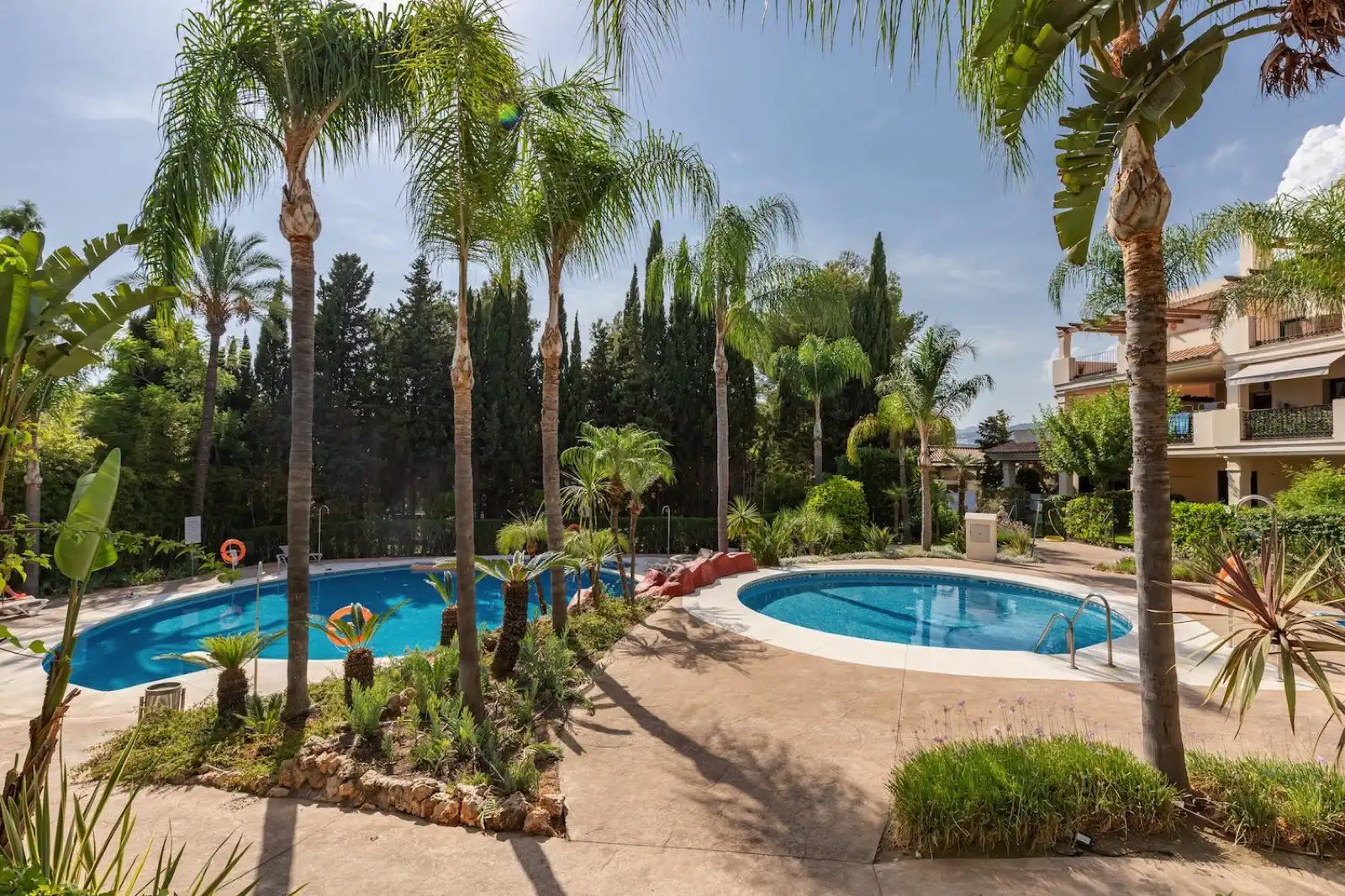 Wohnung mit Pool zum Verkauf in Nueva Andalucía