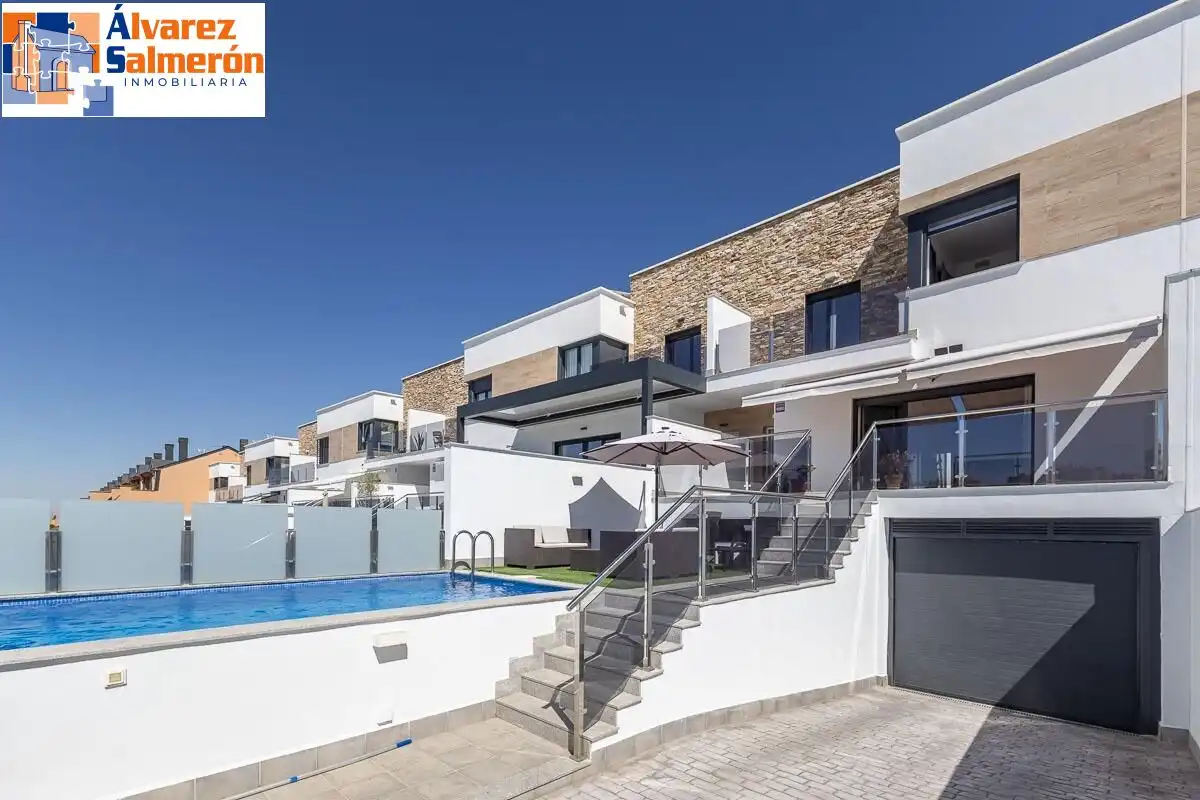 Chalet con terraza en venta en Calle Chimborazo