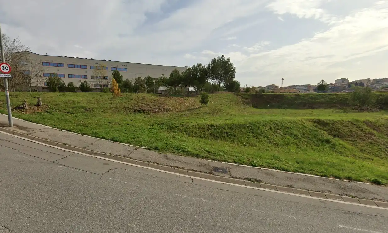 Terreny industrial en venda a Plaça la Llana, Zona Nord