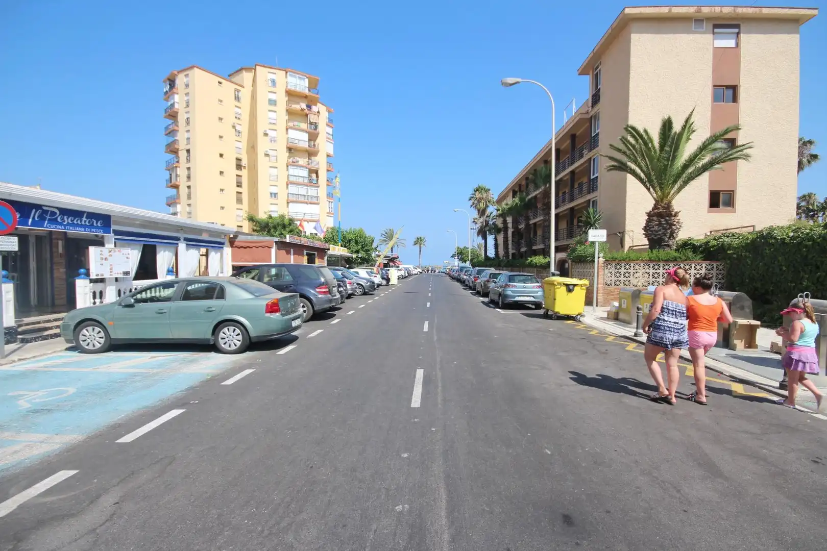 Vista exterior de Pis en venda en Torremolinos amb Aire condicionat, Calefacció i Jardí privat