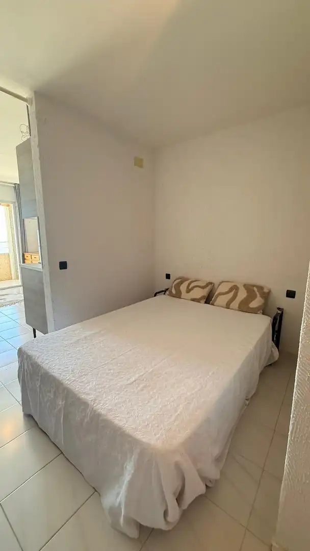 Habitación de Apartamento en venta en Empuriabrava con Terraza y Amueblado