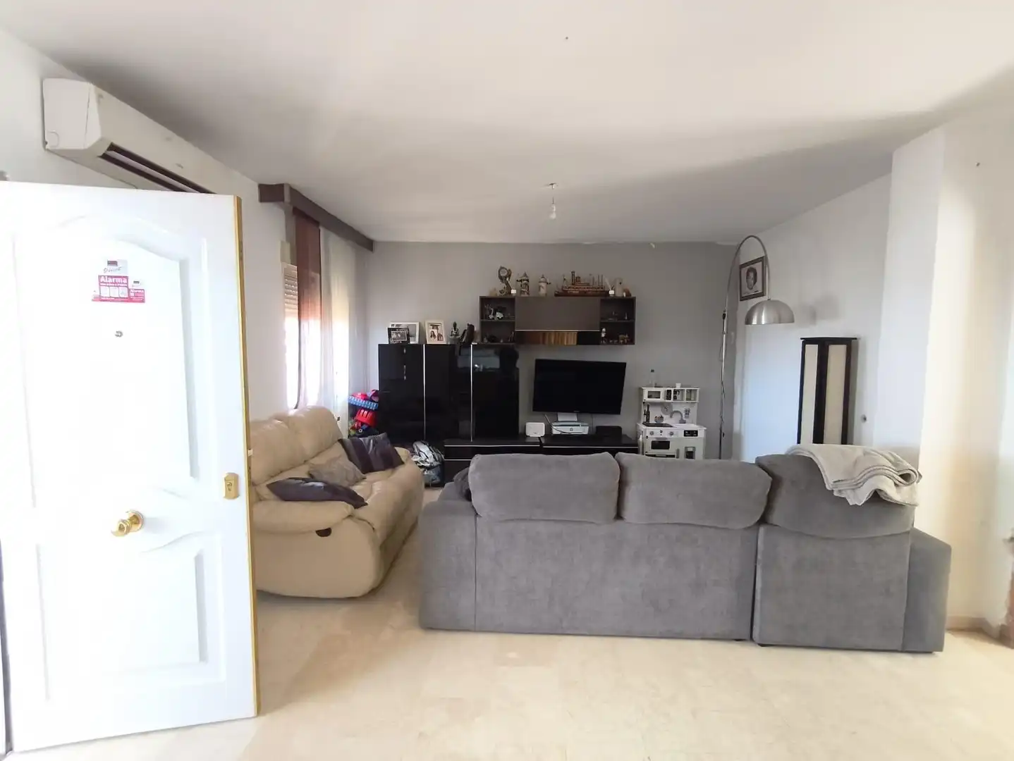 Wohnzimmer von Dachboden zum Verkauf in Atarfe mit Klimaanlage und Terrasse