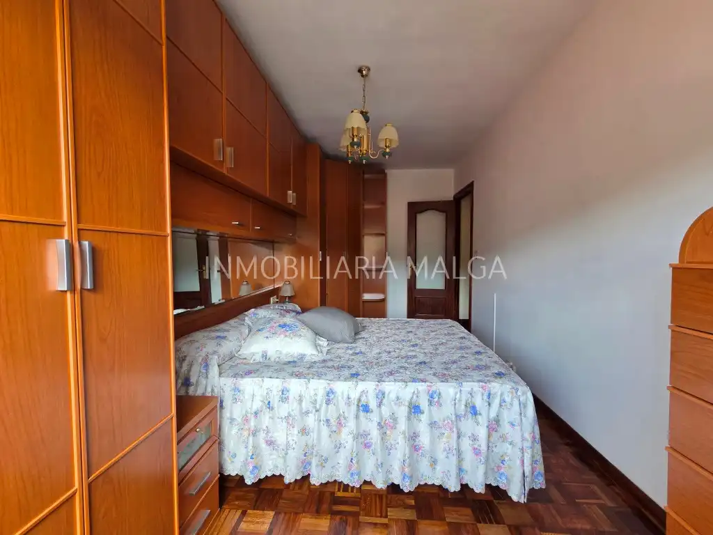 Habitación de Piso en venta en Colunga con Parquet y Amueblado