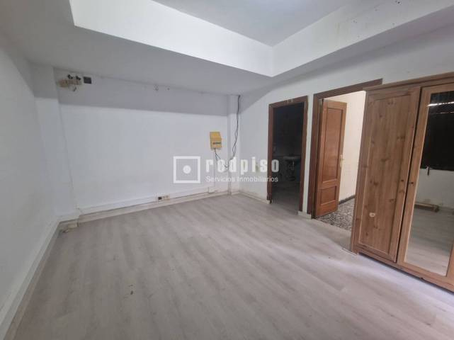 Local comercial en Alquiler en de Paredes de Nava en Pueblo Nuevo