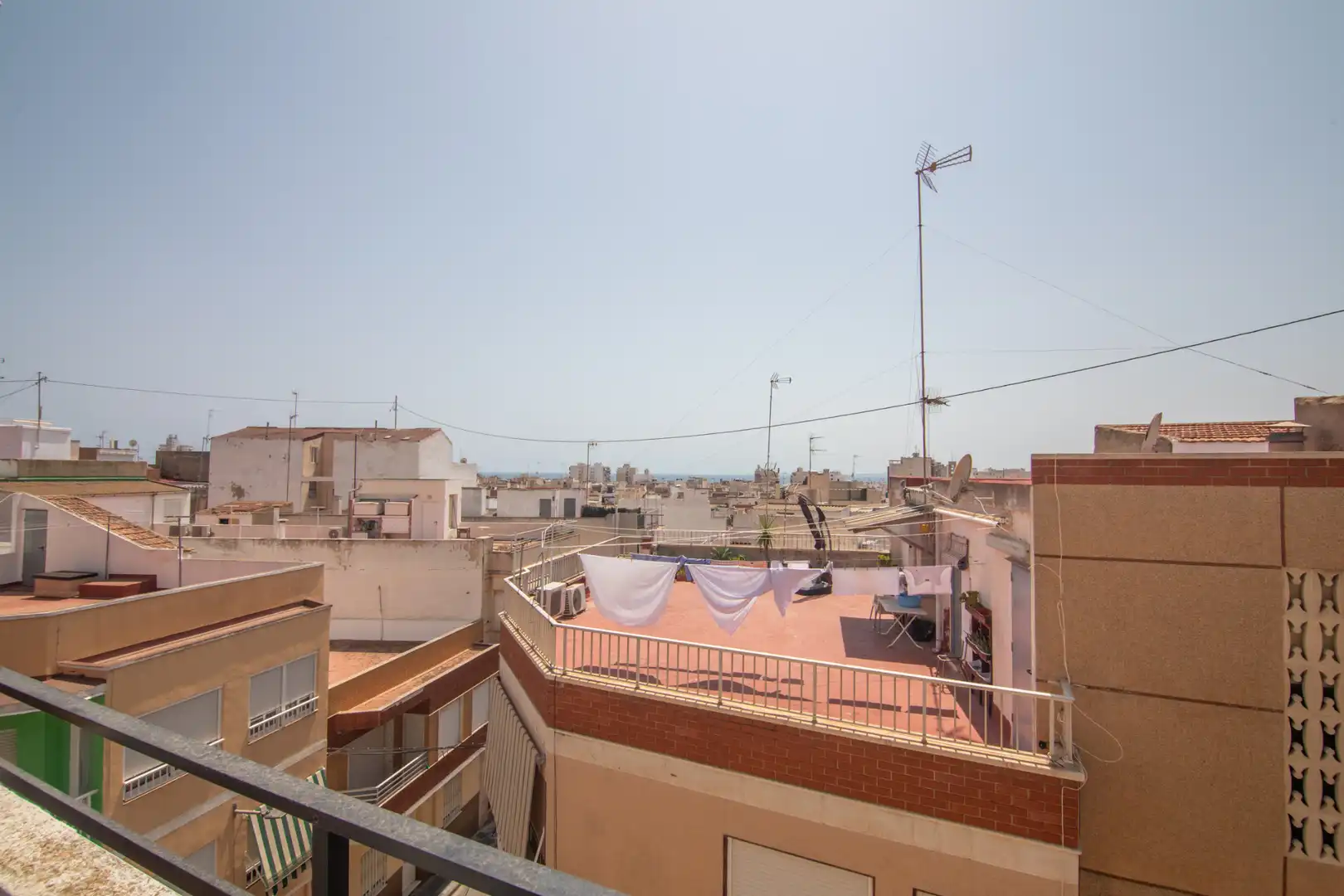 Vista exterior de Pis en venda en Santa Pola amb Aire condicionat, Terrassa i Moblat