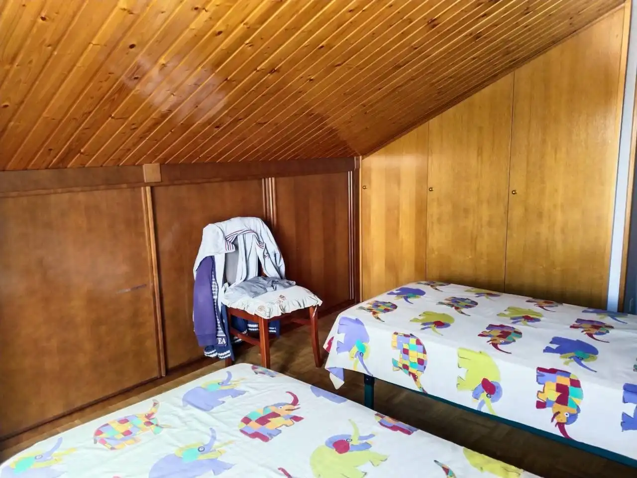 Dormitori de Casa o xalet en venda en Villariezo amb Calefacció, Jardí privat i Parquet