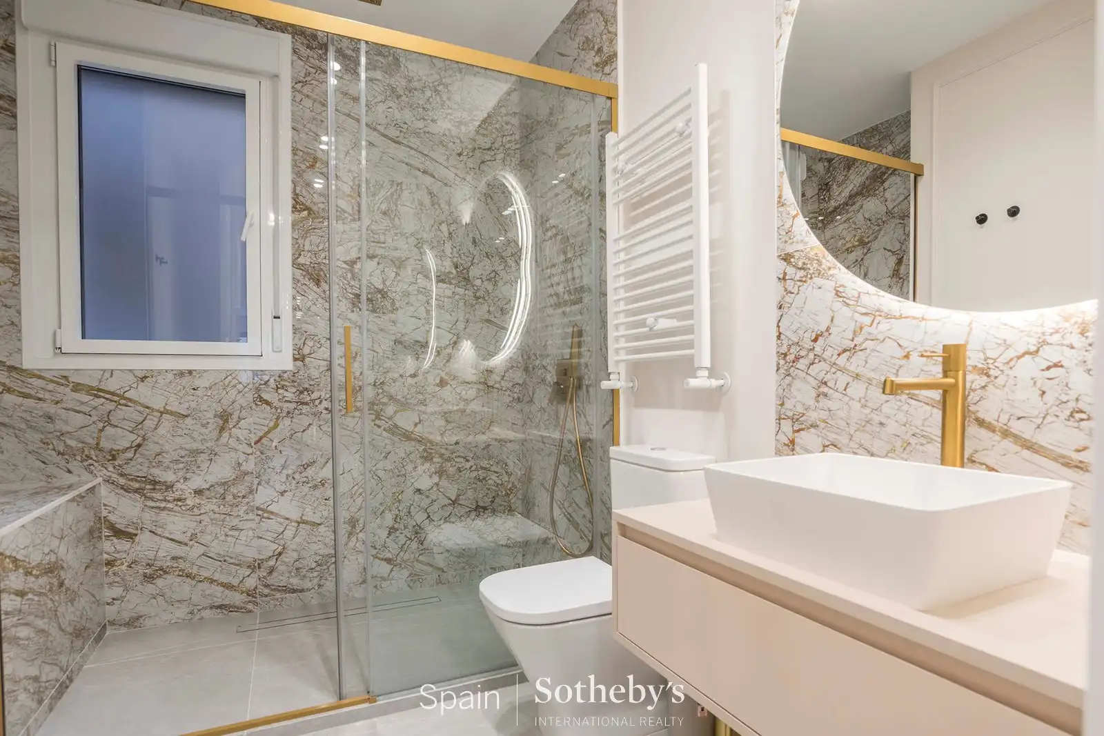 Baño de Apartamento en venta en Madrid con Aire acondicionado, Calefacción y Trastero
