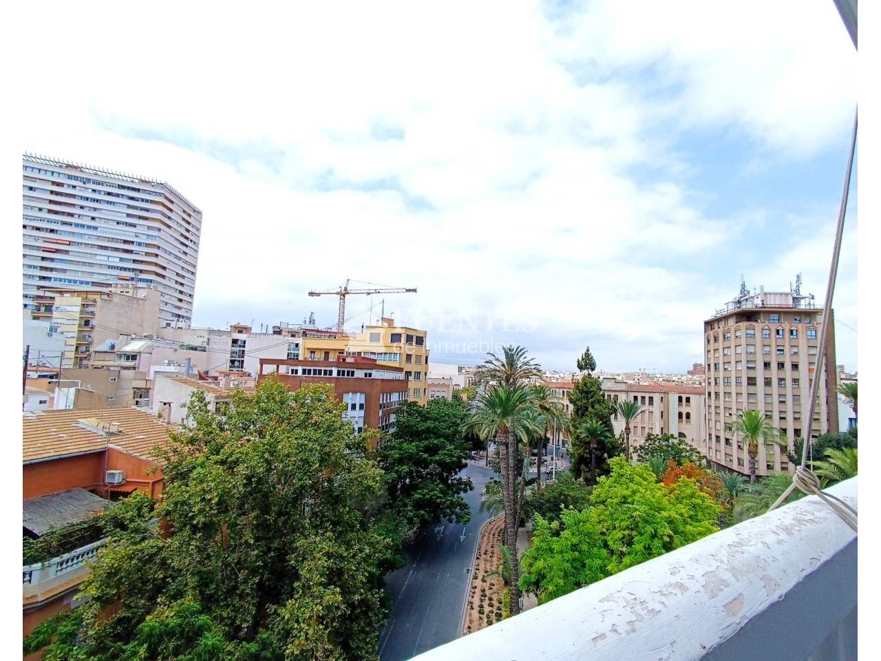 Vista exterior de Ático en venta en Alicante / Alacant con Aire acondicionado, Terraza y Amueblado