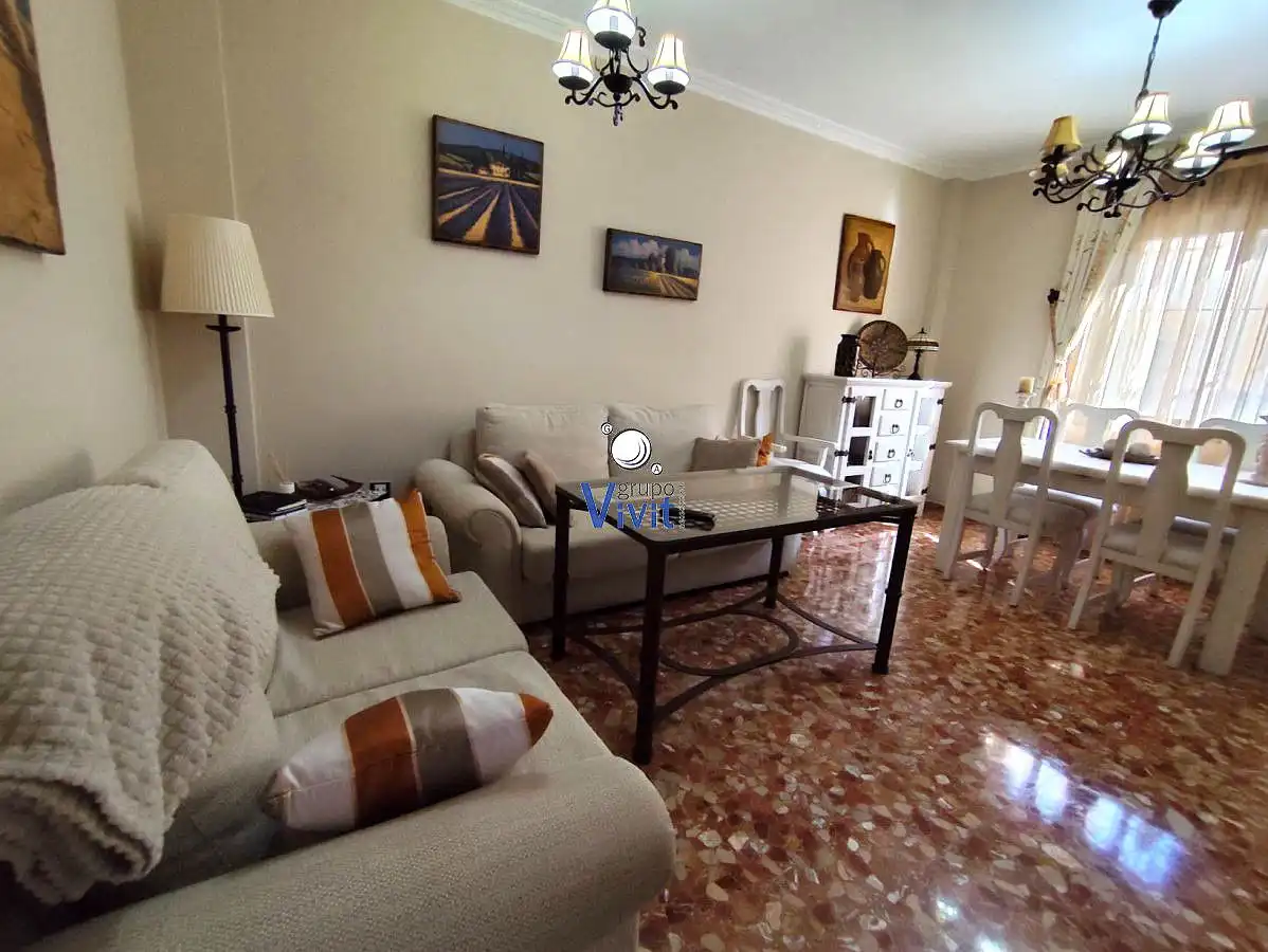 Sala d'estar de Casa o xalet en venda en Alcalá de Guadaira amb Aire condicionat i Traster
