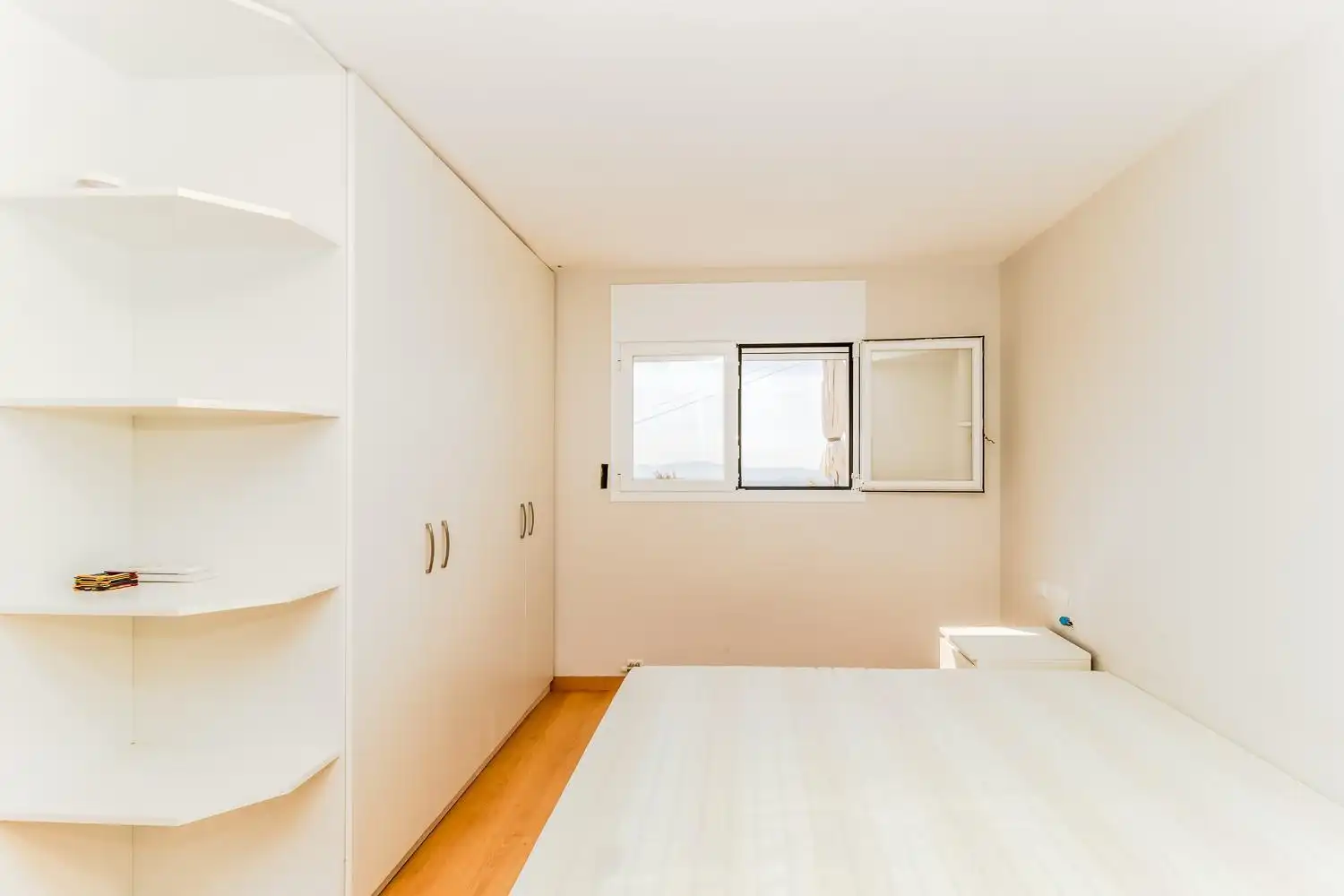 Habitación de Edificio en venta en Castellar del Vallès