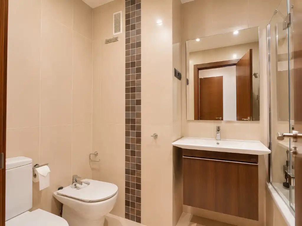 Bathroom of Flat for sale in Fuengirola  with Air Conditioner, Private garden and Terrace