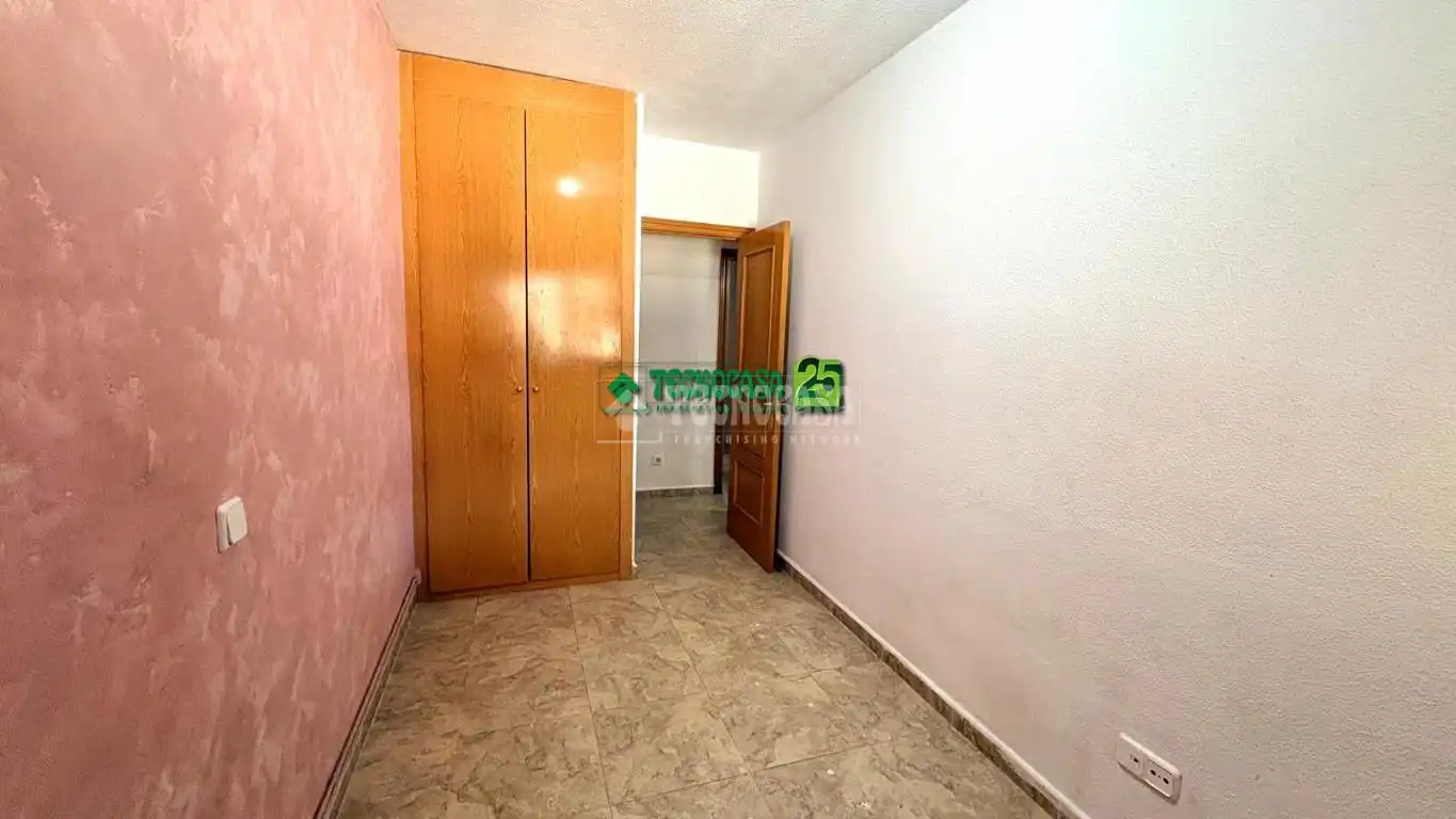 Habitación de Piso en venta en Yuncler con Aire acondicionado y Calefacción