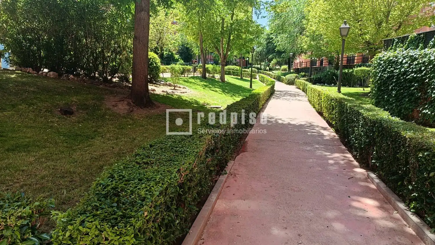 Vista exterior de Pis en venda en Fuenlabrada amb Calefacció i Terrassa