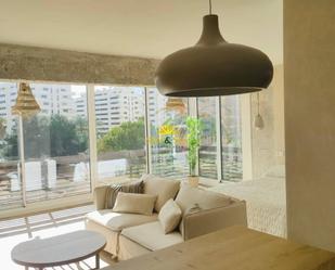 Sala d'estar de Apartament de lloguer en Alicante / Alacant amb Aire condicionat, Calefacció i Piscina