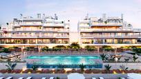 Vista exterior de Apartament en venda en Estepona amb Aire condicionat, Terrassa i Traster