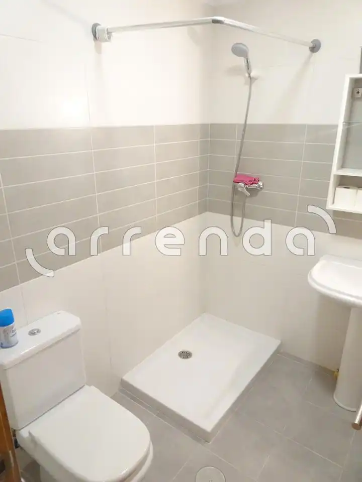 Bathroom of Flat for rent in Santander  with Heating and Parquet flooring