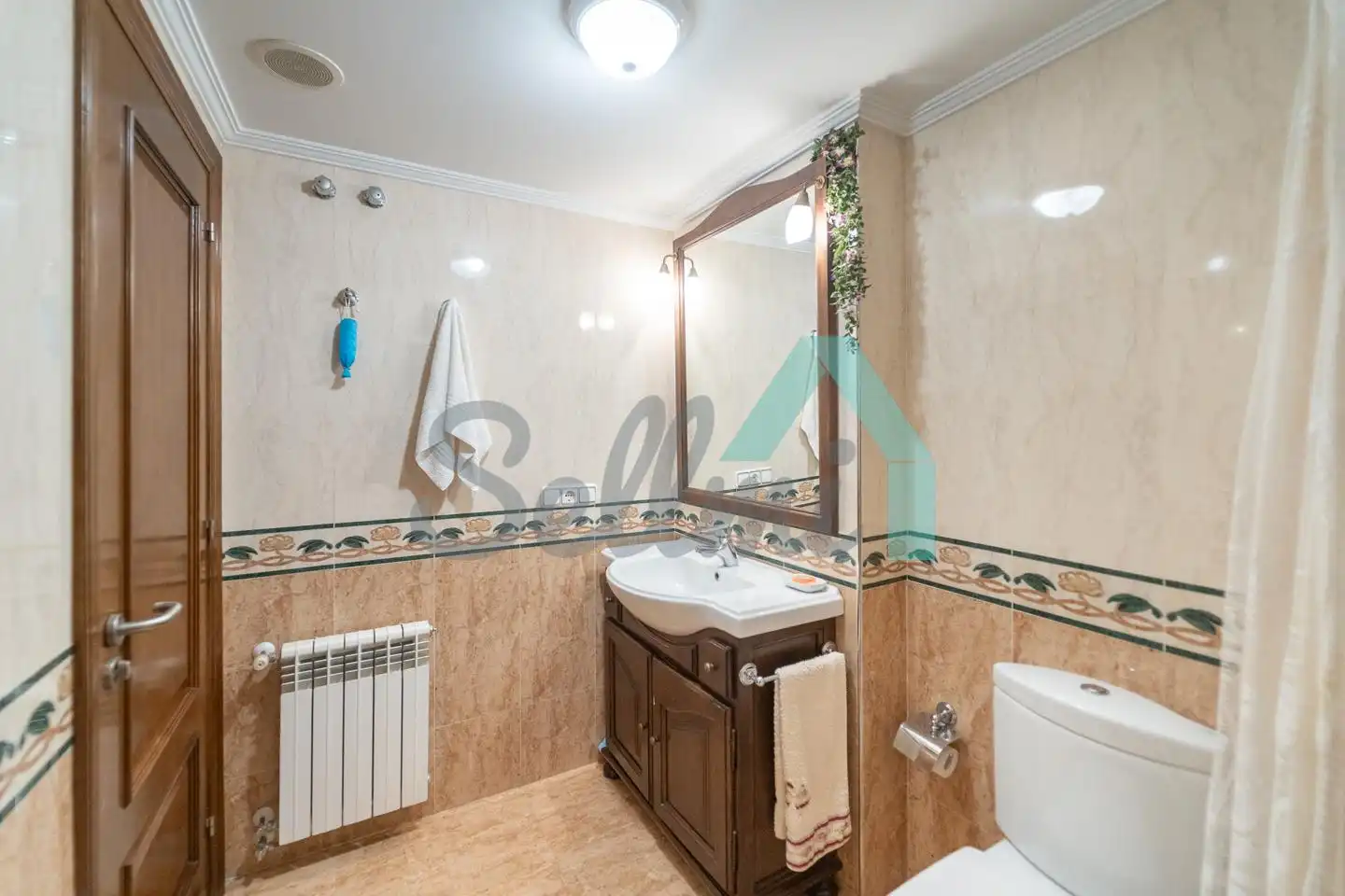 Badezimmer von Wohnung zur Miete in Oviedo  mit Heizung, Parkett und Möbliert