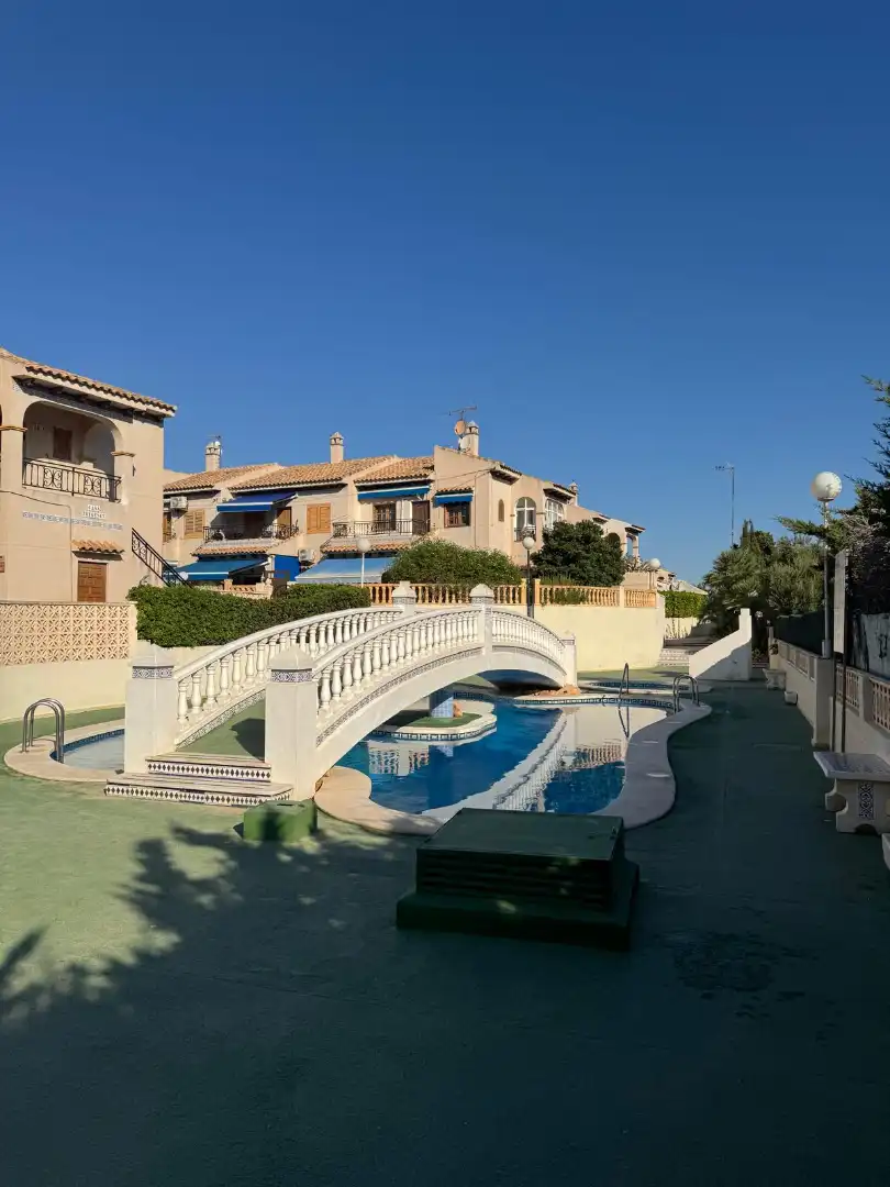 Piscina de Casa o chalet en venta en Torrevieja con Jardín privado, Terraza y Trastero