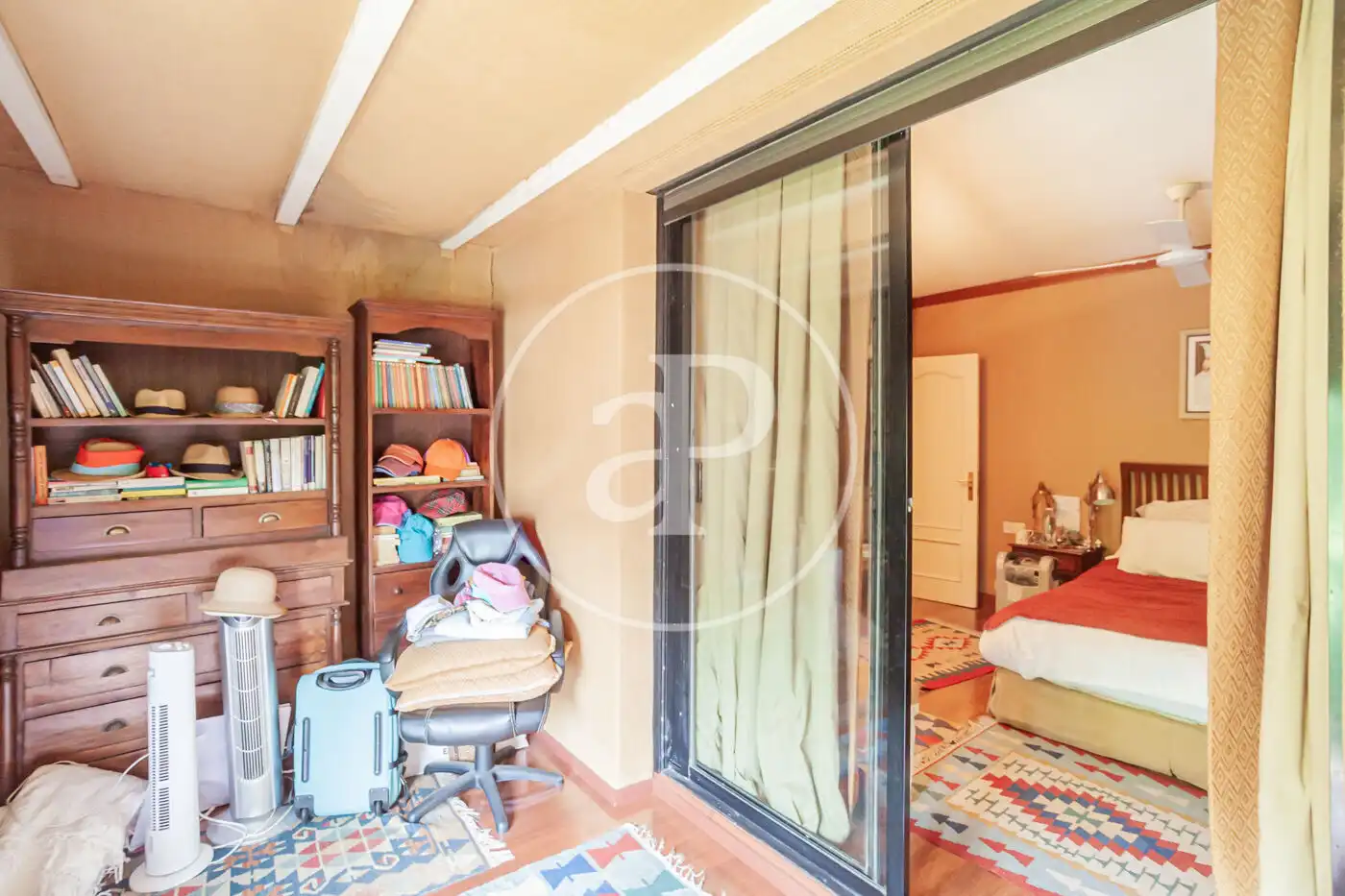 Dormitori de Casa adosada en venda en Las Rozas de Madrid amb Aire condicionat, Calefacció i Jardí privat