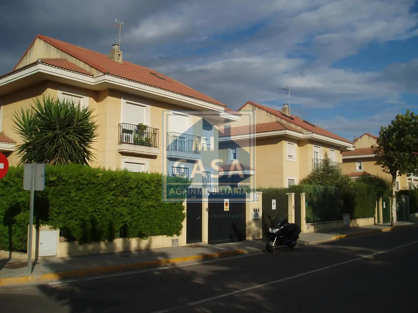 Vista exterior de Casa o xalet en venda en Mérida amb Aire condicionat, Calefacció i Terrassa