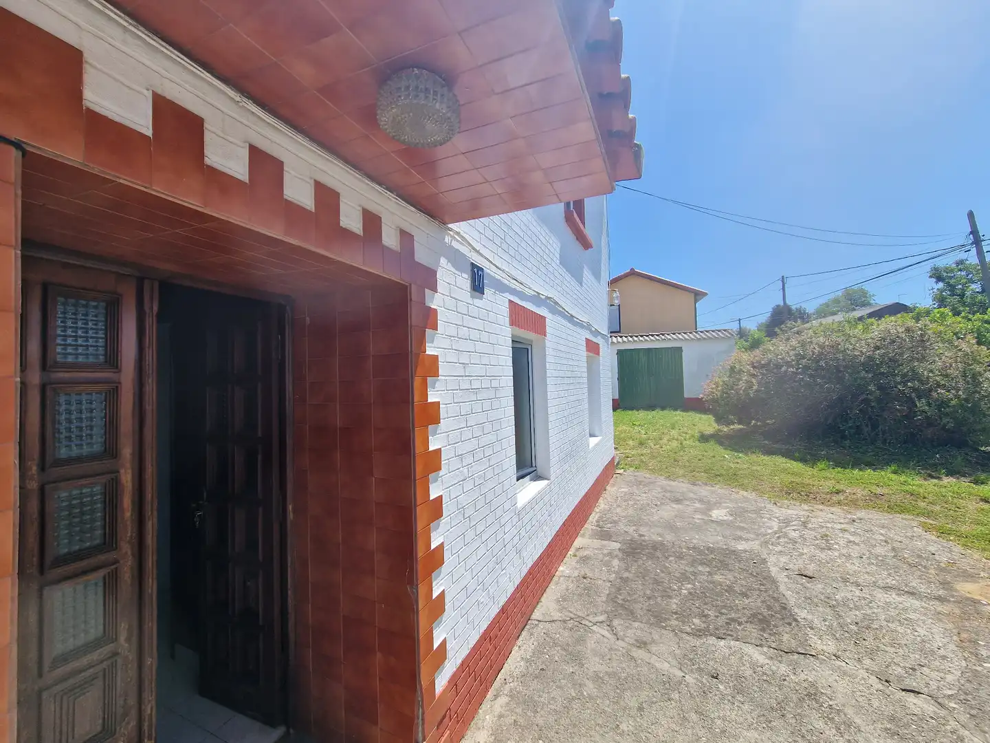 Vista exterior de Casa o xalet en venda en Narón amb Jardí privat i Terrassa